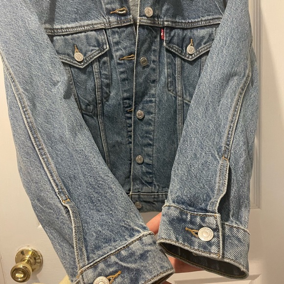 Levi’s trucker jacket - Picture 8 of 10